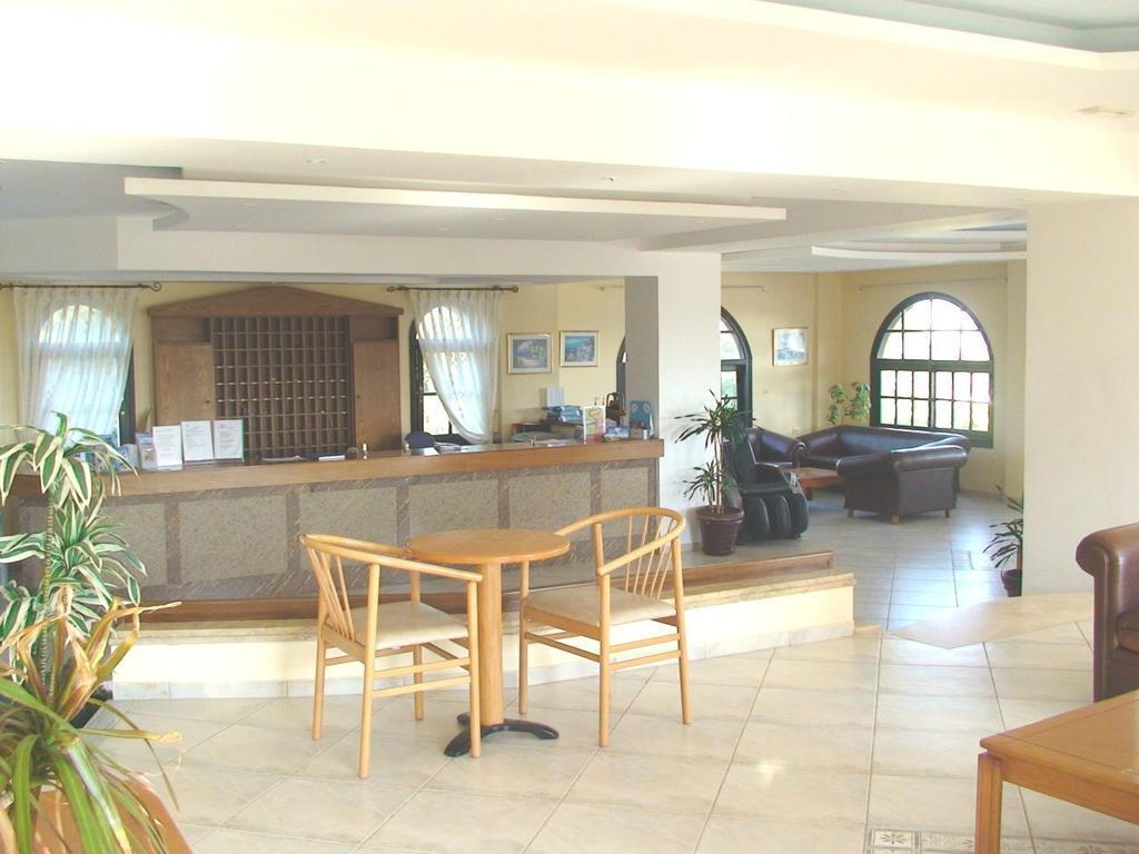 Despo Hotel Kato Gouves エクステリア 写真